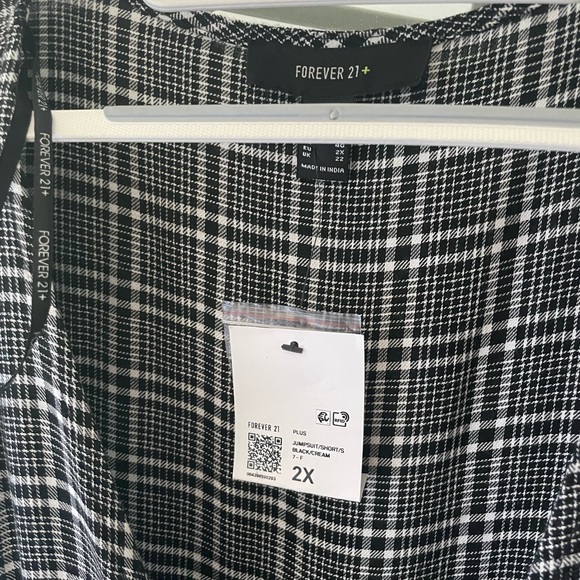 Romper - Picture 2 of 3